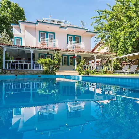 Calypso Cozy Suites (Adults Only) Отель Дальян